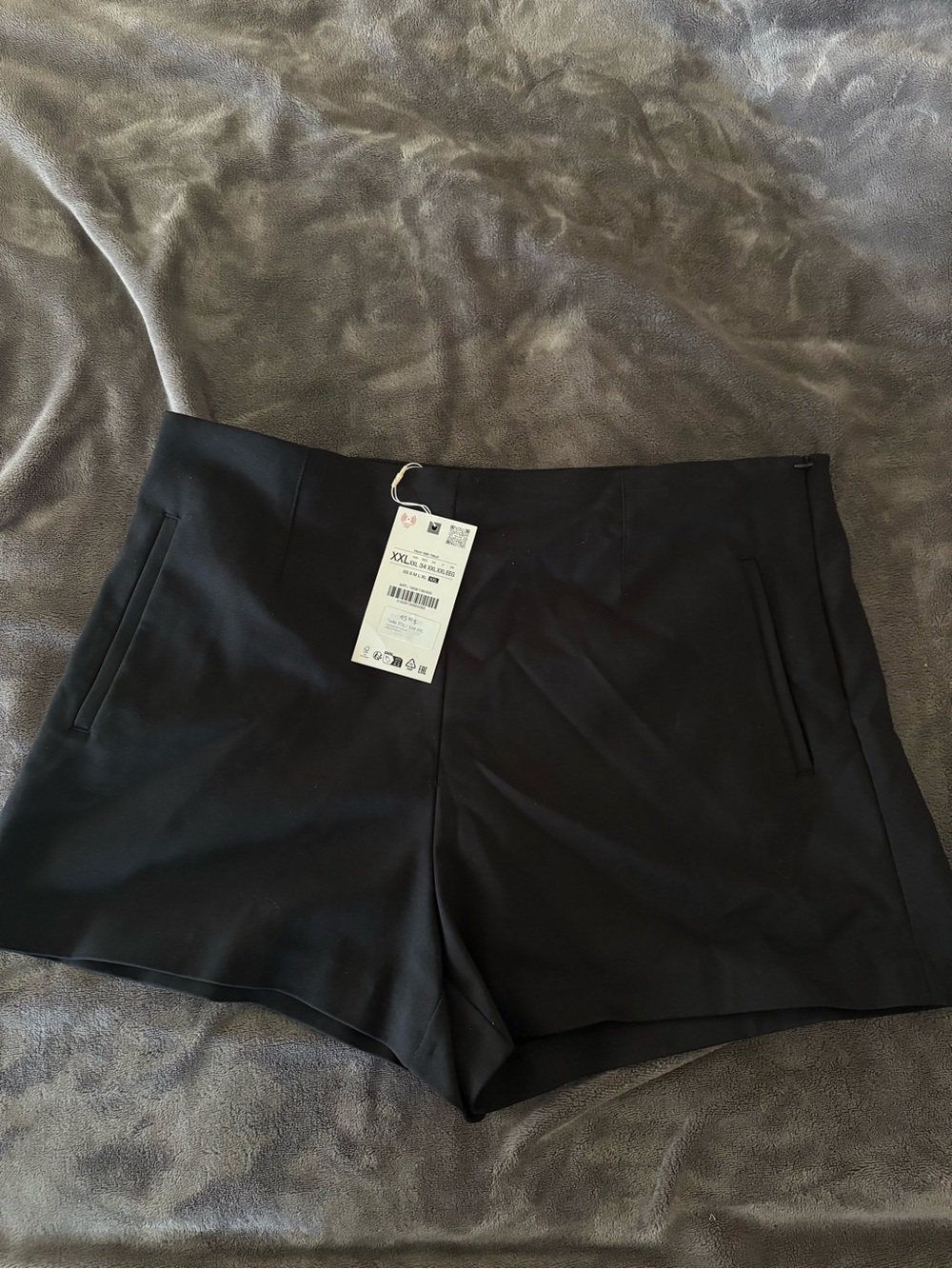 NWT Zara size XXL women’s black tailored chino shorts side zip closure